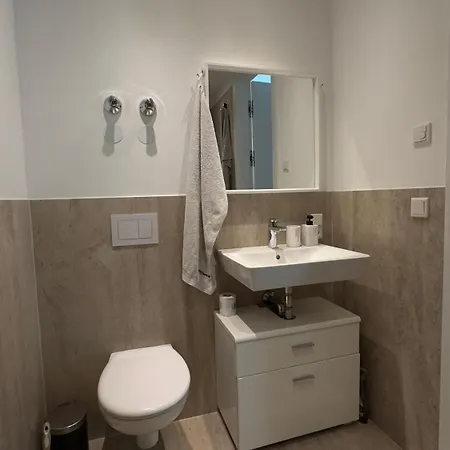 Luxurioese Wohlfuehloase Im Neusser Stadionviertel - Blnm *