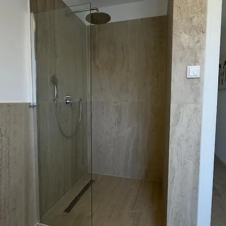 Luxurioese Wohlfuehloase Im Neusser Stadionviertel - Blnm *